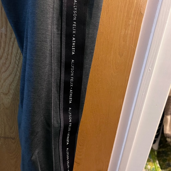 Athlete Allyson Felix Ultimate Stash II Legend 7/8 Legging- 8 Petite - Picture 2 of 6